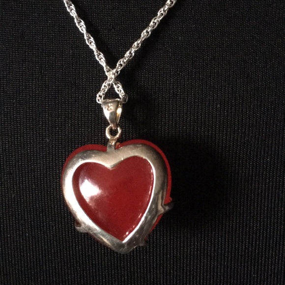 ❤️Red Heart Acrylic Flower Necklace❤️ - Picture 3 of 3